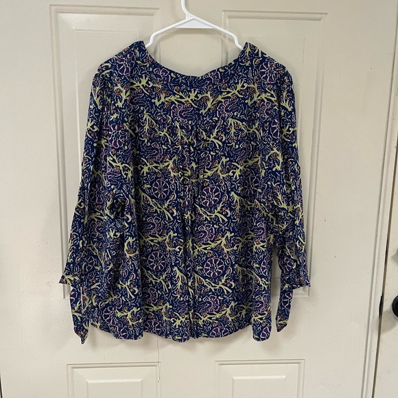 Patterned Blouse - Picture 5 of 6